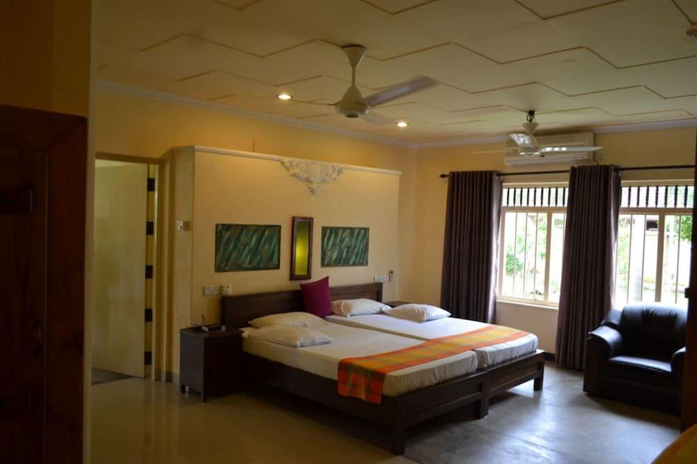 Morning Star Resorts Negombo Bagian luar foto